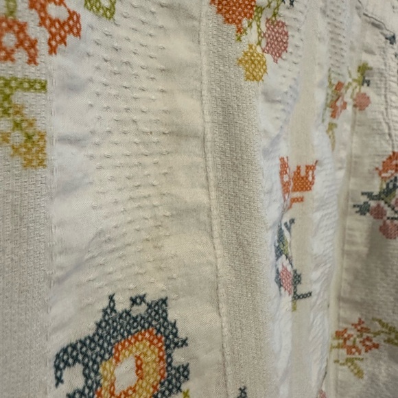 Zara cross-stitch button up - Picture 5 of 5